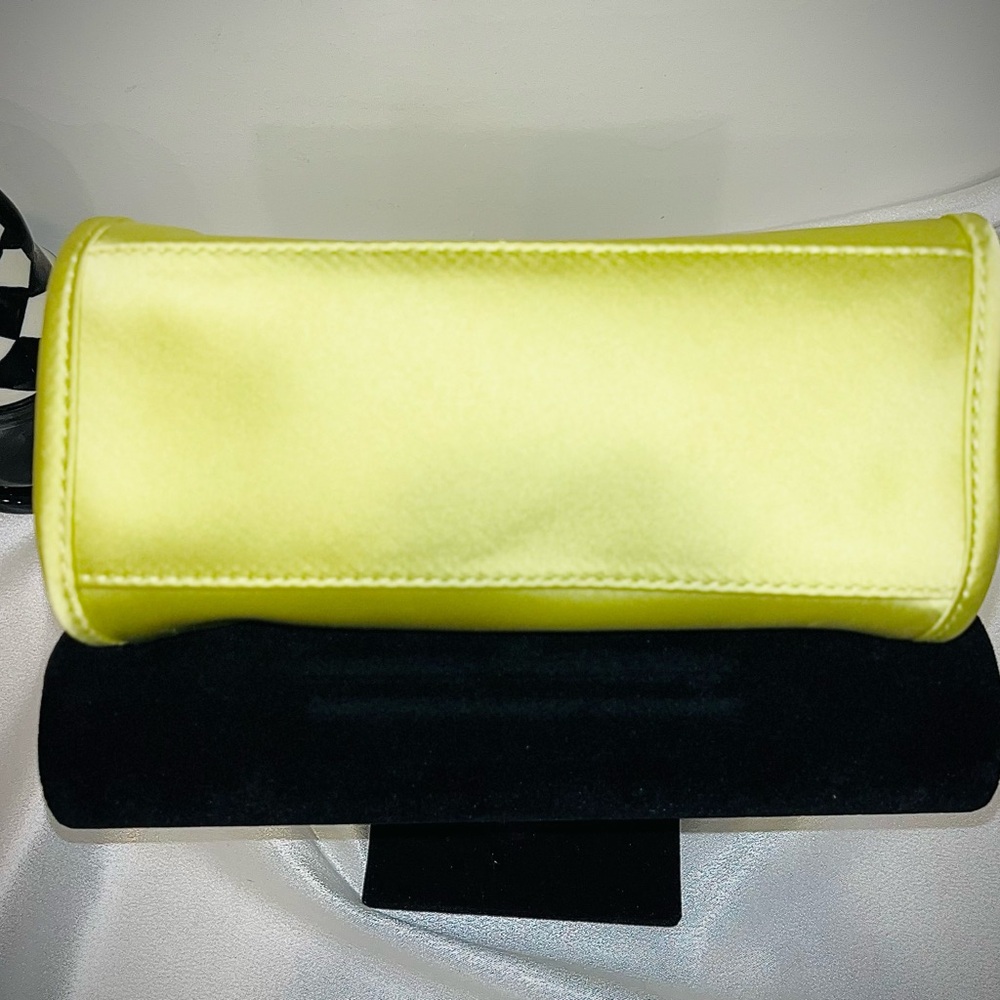 💚 GUESS Lime Green Mini Tote – Y2K Era - Picture 5 of 12